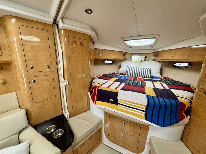 35ft Four Winns Yacht For Sale