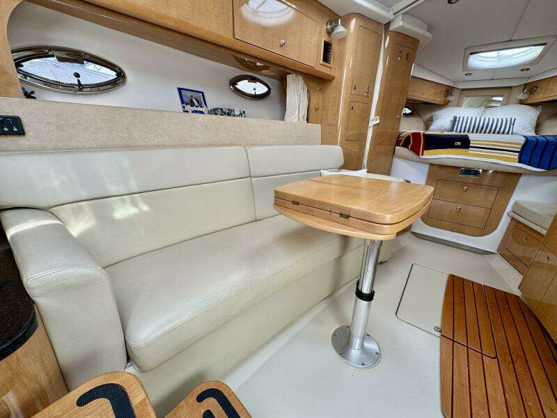35ft Four Winns Yacht For Sale