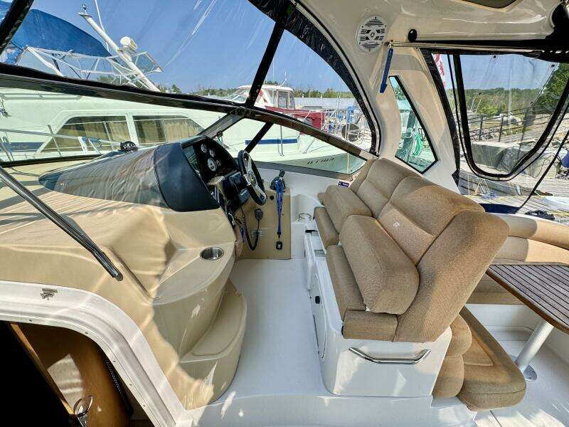 35ft Four Winns Yacht For Sale