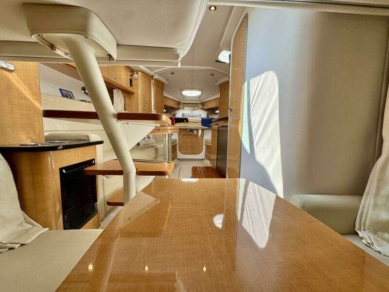 35ft Four Winns Yacht For Sale