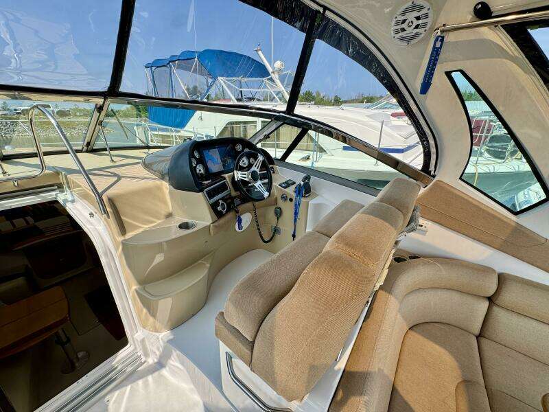 35ft Four Winns Yacht For Sale