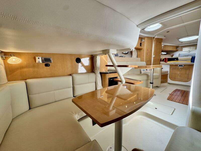 35ft Four Winns Yacht For Sale