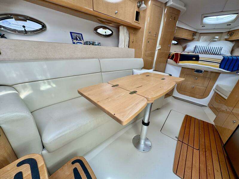35ft Four Winns Yacht For Sale