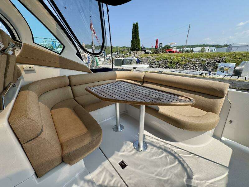 35ft Four Winns Yacht For Sale