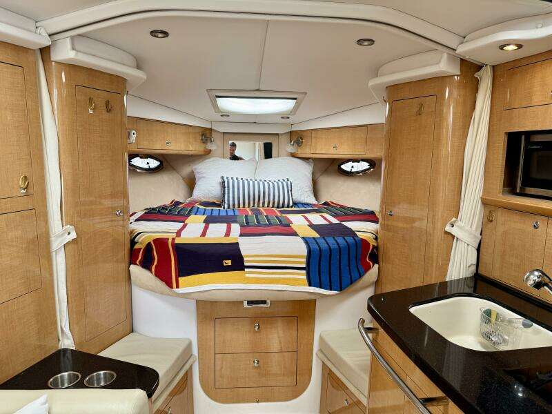 35ft Four Winns Yacht For Sale