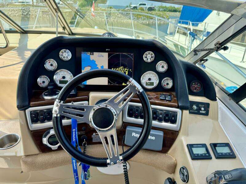 35ft Four Winns Yacht For Sale