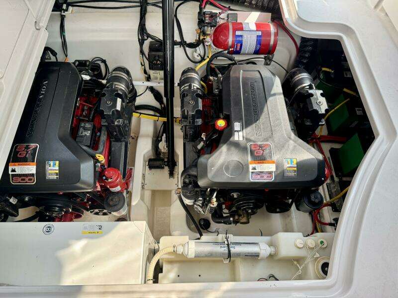 35ft Four Winns Yacht For Sale