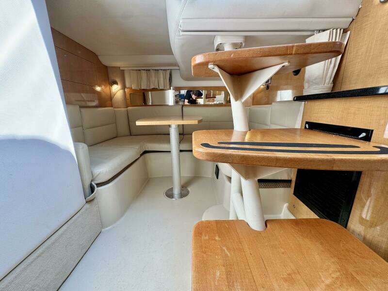 35ft Four Winns Yacht For Sale