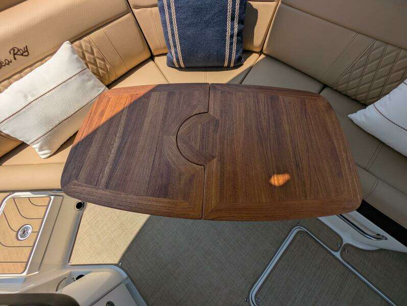 28ft Sea Ray Yacht For Sale