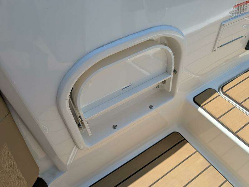 28ft Sea Ray Yacht For Sale