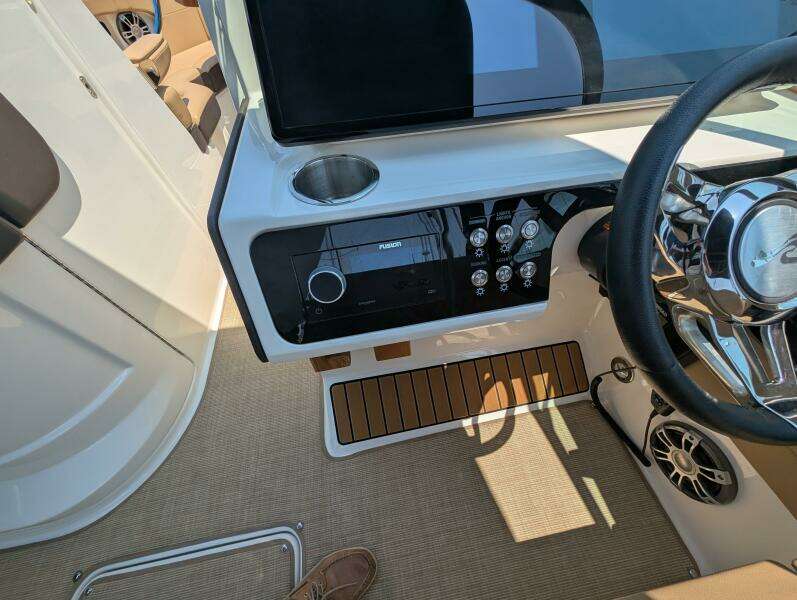 28ft Sea Ray Yacht For Sale