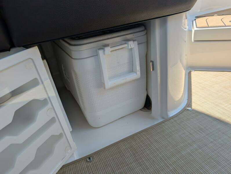 28ft Sea Ray Yacht For Sale