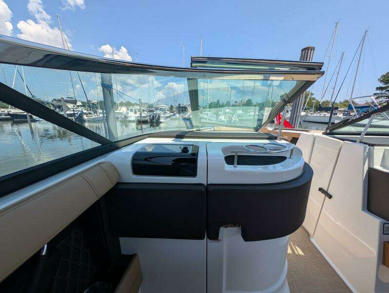 28ft Sea Ray Yacht For Sale