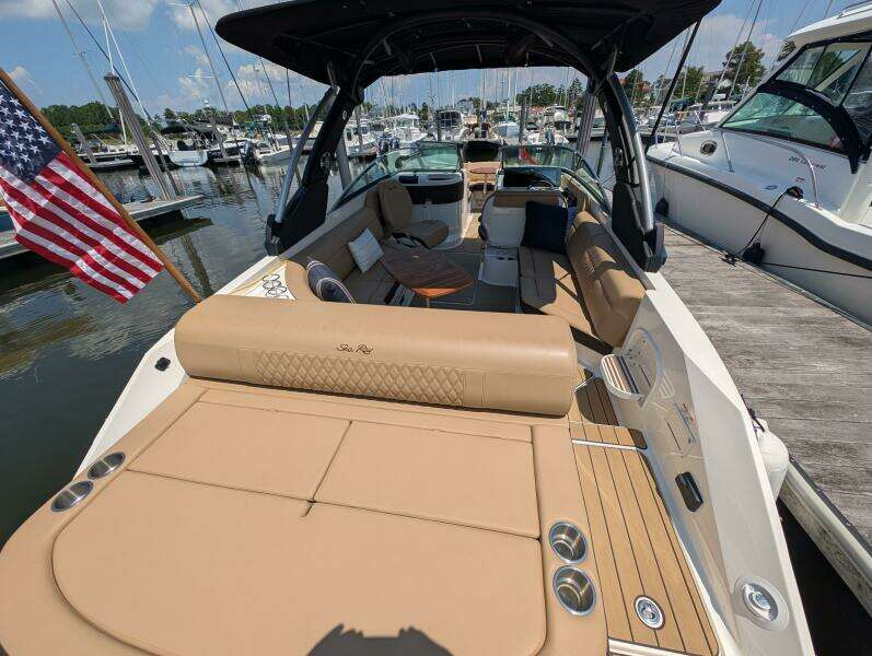28ft Sea Ray Yacht For Sale