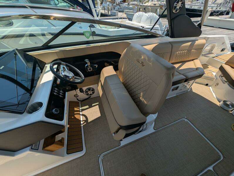 28ft Sea Ray Yacht For Sale