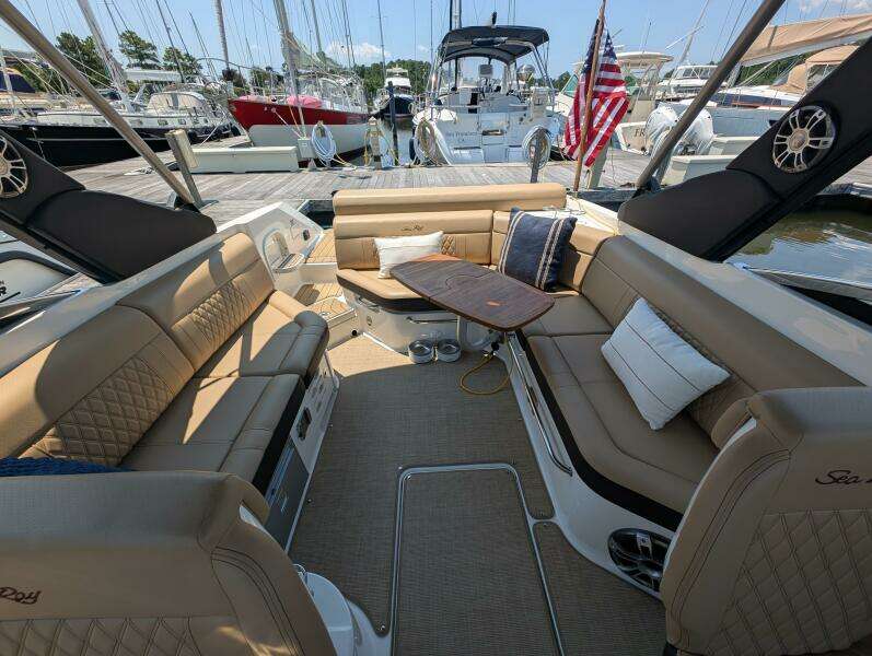 28ft Sea Ray Yacht For Sale