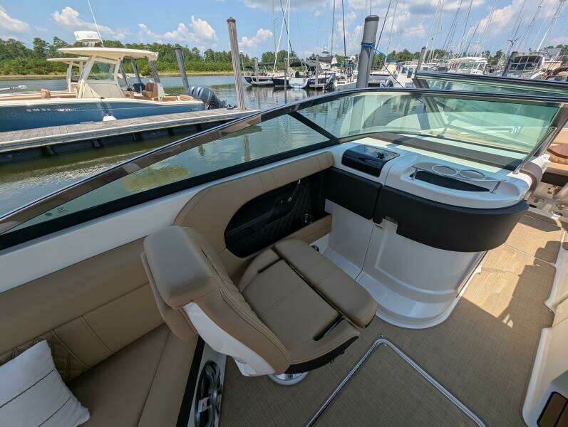 28ft Sea Ray Yacht For Sale