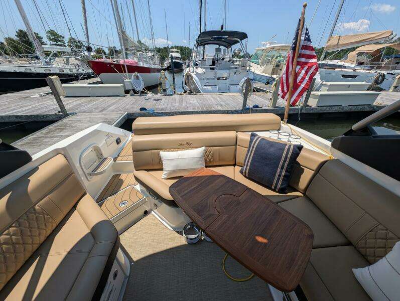 28ft Sea Ray Yacht For Sale