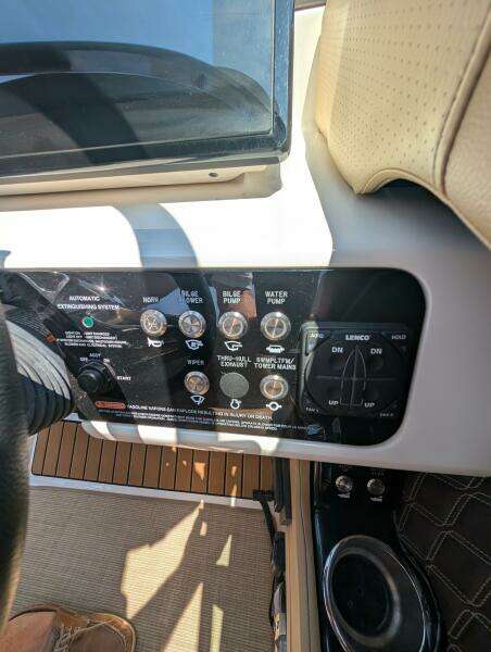 28ft Sea Ray Yacht For Sale