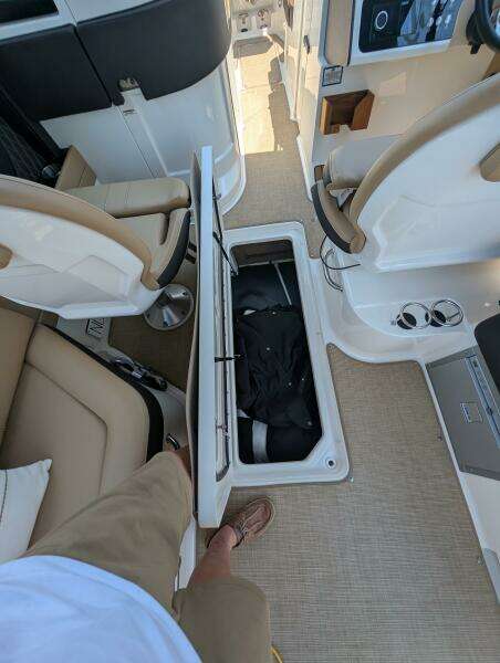 28ft Sea Ray Yacht For Sale