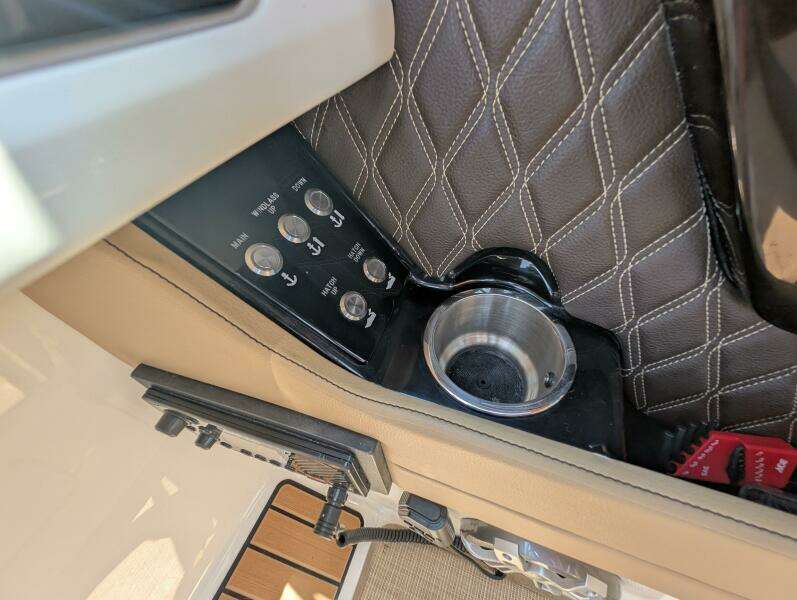 28ft Sea Ray Yacht For Sale