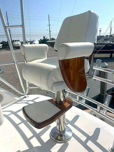 TROPHY HUNTER 37ft Ocean Yachts Yacht For Sale