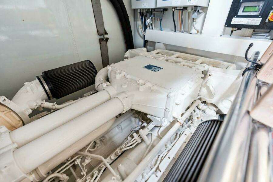 Deep Blue  80ft Azimut Yacht For Sale