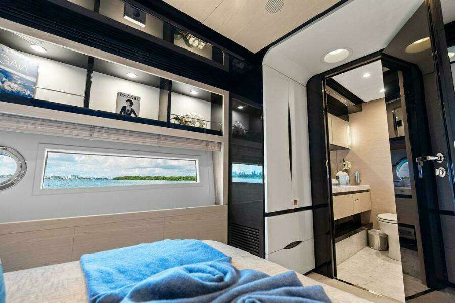Deep Blue  80ft Azimut Yacht For Sale