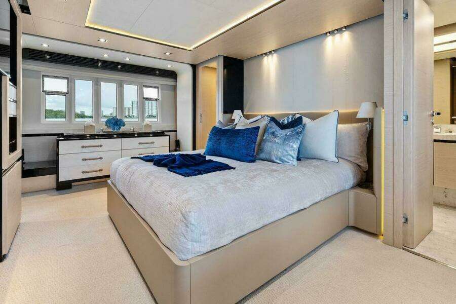Deep Blue  80ft Azimut Yacht For Sale