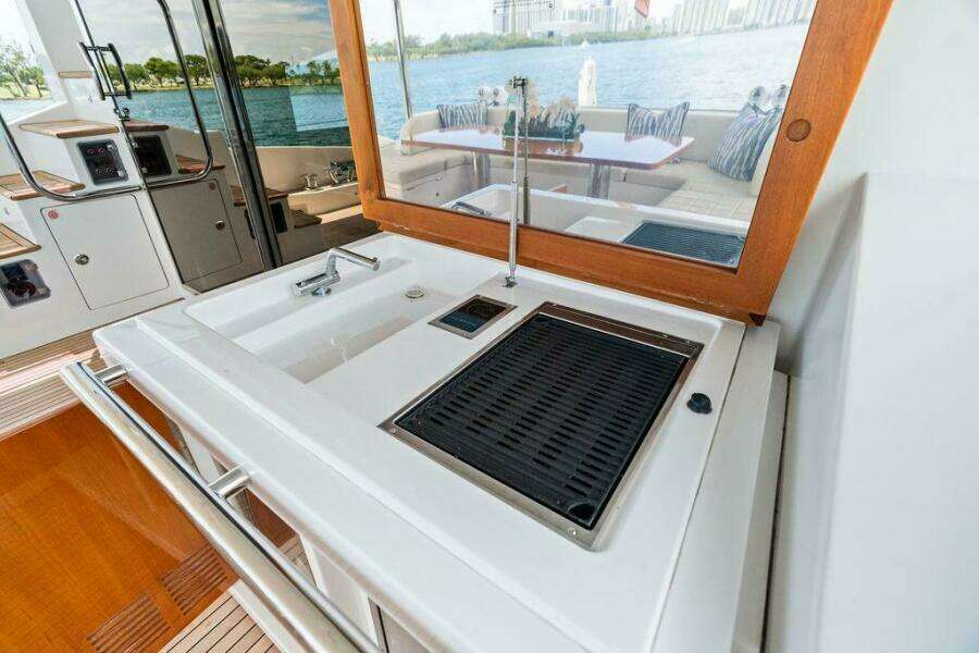 Deep Blue  80ft Azimut Yacht For Sale