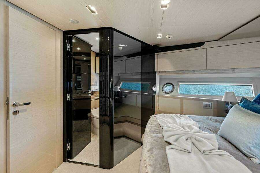 Deep Blue  80ft Azimut Yacht For Sale