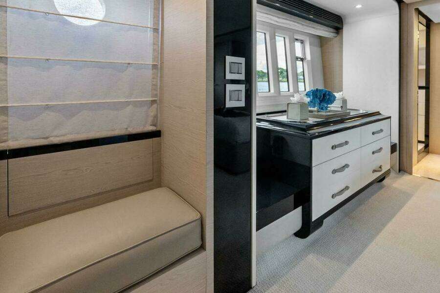 Deep Blue  80ft Azimut Yacht For Sale
