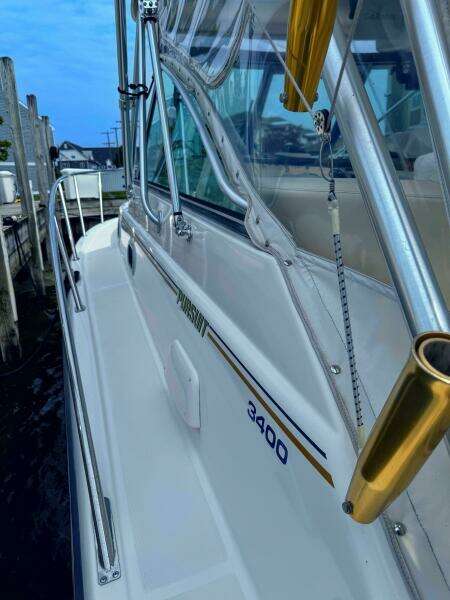 34ft Pursuit Yacht For Sale
