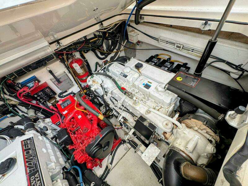 34ft Pursuit Yacht For Sale