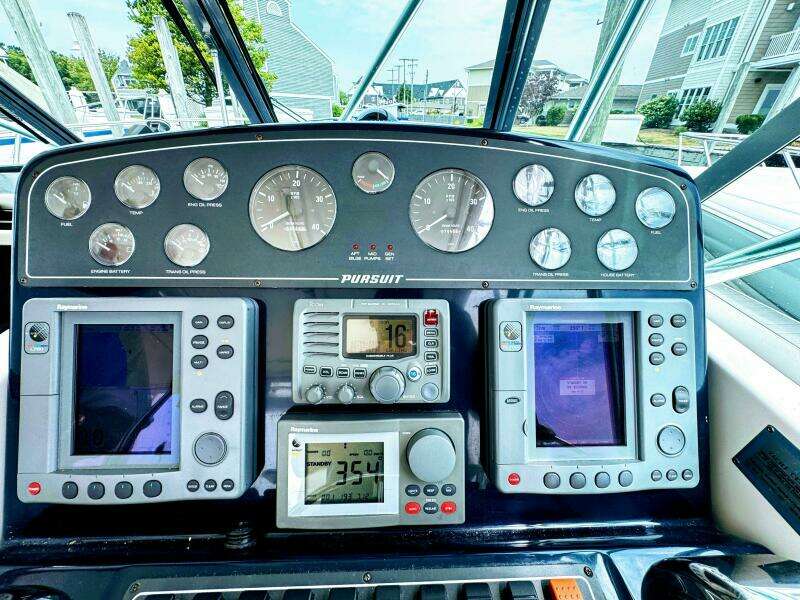34ft Pursuit Yacht For Sale