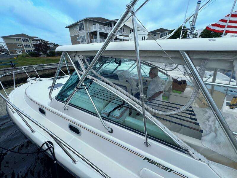 34ft Pursuit Yacht For Sale