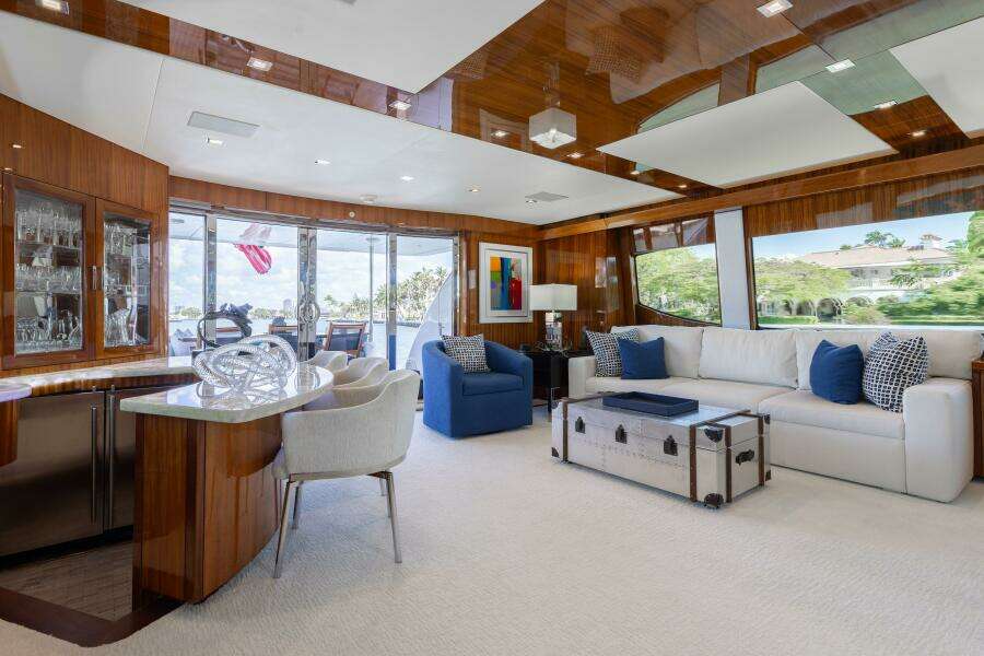 80ft Hatteras Yacht For Sale