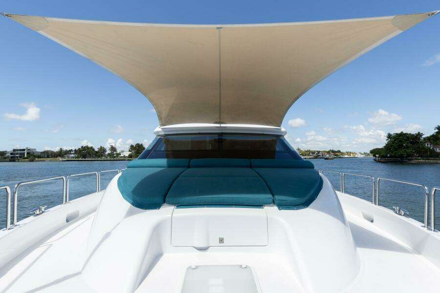 80ft Hatteras Yacht For Sale