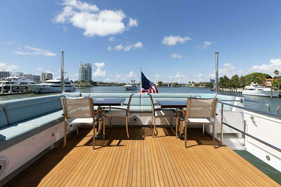 80ft Hatteras Yacht For Sale