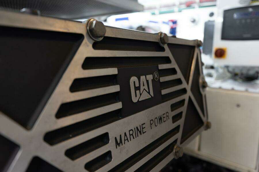 80ft Hatteras Yacht For Sale
