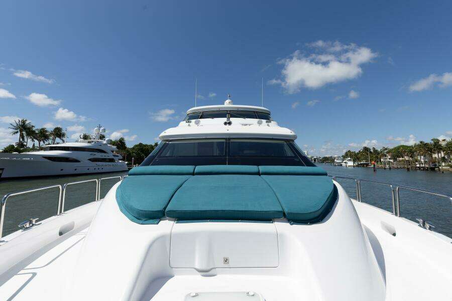 80ft Hatteras Yacht For Sale