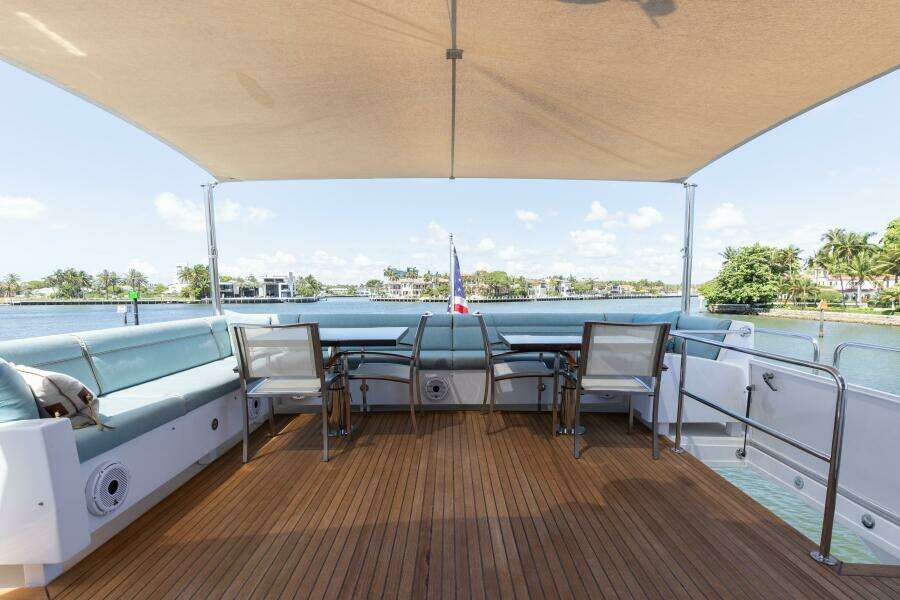 80ft Hatteras Yacht For Sale