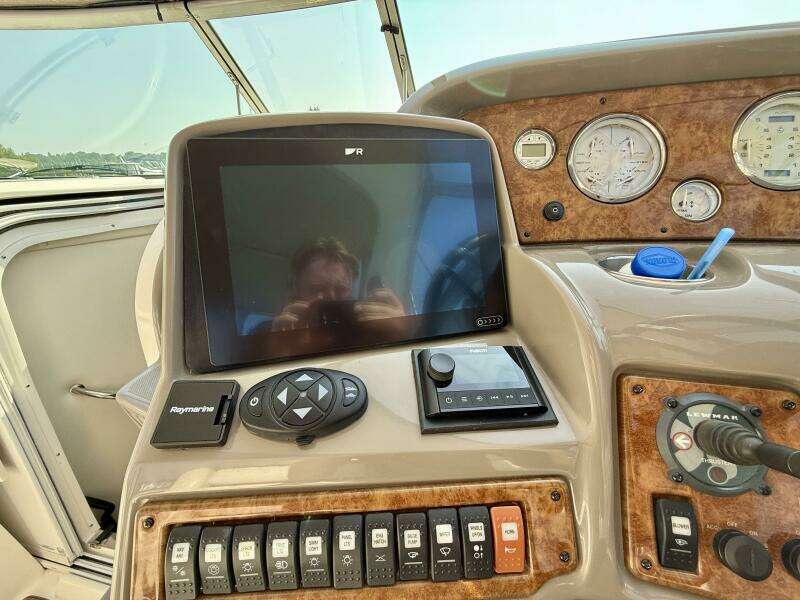 33ft Rinker Yacht For Sale