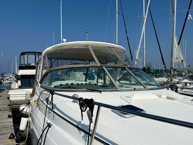 33ft Rinker Yacht For Sale