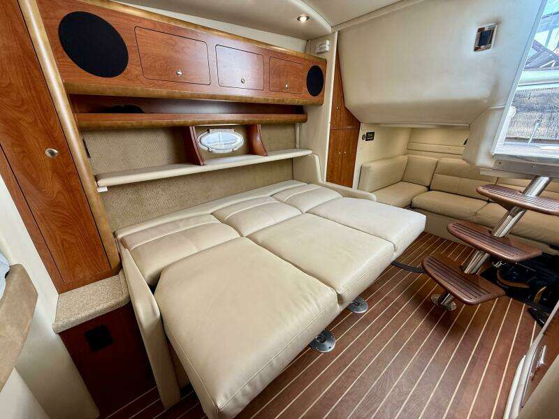 33ft Rinker Yacht For Sale