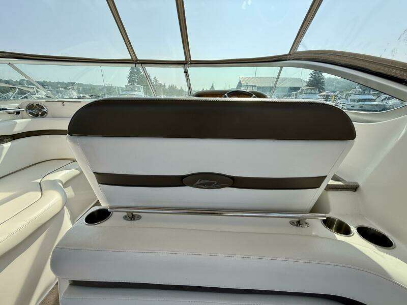 33ft Rinker Yacht For Sale