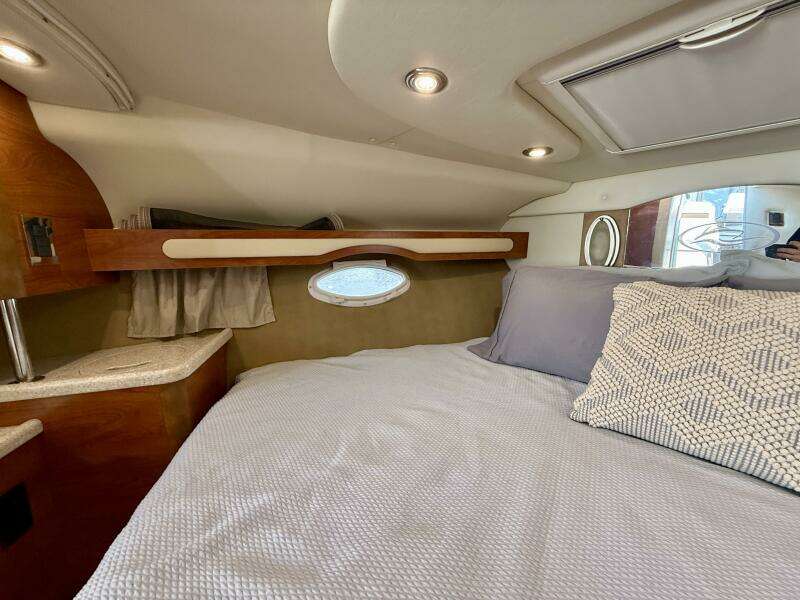 33ft Rinker Yacht For Sale