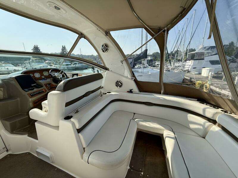 33ft Rinker Yacht For Sale