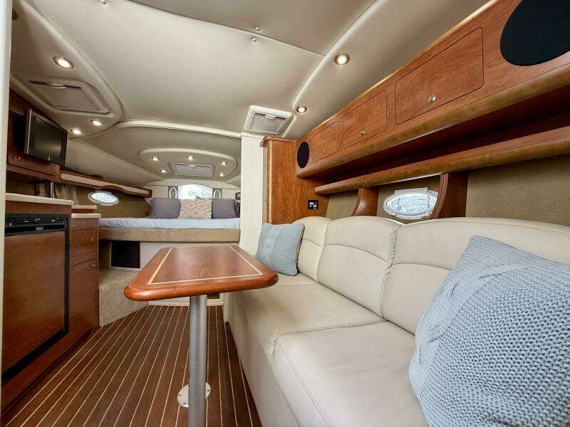 33ft Rinker Yacht For Sale