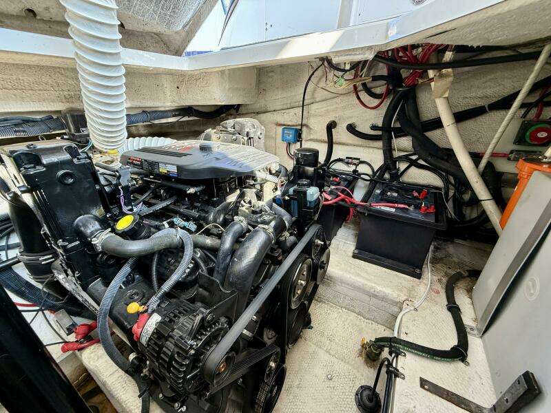 33ft Rinker Yacht For Sale